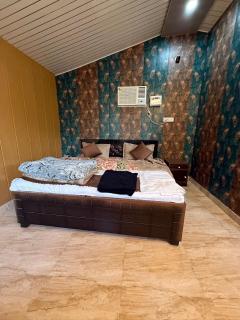 Valley King Resort - 8
