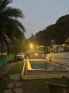 Valley King Resort - 5