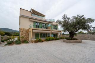 Leonida's Apartment 2 - 8