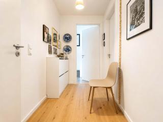 The Glacial View - Sleek Waterfront 1-Bed - OP33 - 2