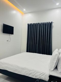 A T Homestay - 5