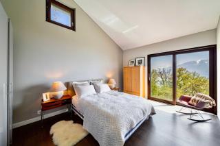 Luxury Villa Retreat with Garden Lake Views & Nature Setting by GuestLee - 8