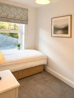 Beautiful 3 bedroom home, Dorrington Terrace - 2