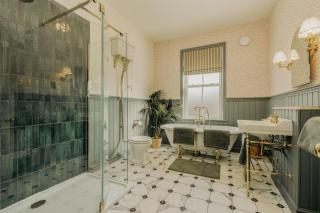 Victoria House - Stunning Home - Private Parking - 9