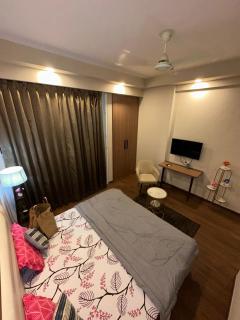 The cozy stay Greater Noida - 9