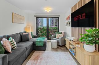 Luxury City Retreat - sleeps 6 with Games, Netflix & Record Player - 9