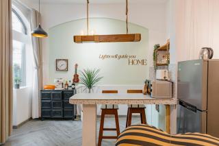 Glowing Ember 1Bedroom Apartment with 5mins step to Notre Dame Cathedral District 1 - 8