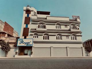Royal Corner - 450 Mtrs Near Golden Temple - 9