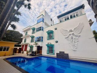 LUXUS Resort - Swimming Pool - 0