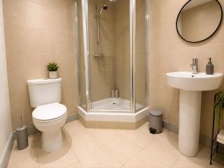 Top Location 2 bed Apartment Right in York City Centre - Disabled Access - 5