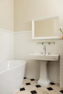 Arc de Triomphe Luxury 3 Bed 3,5 Bath - 7
