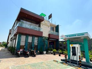 Atmosphere Hotel & Restaurant - 9