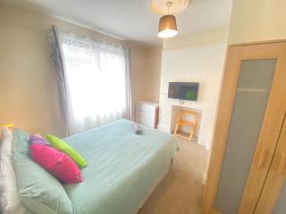 4-5 Bedroom House For Corporate Stays in Kettering - 4