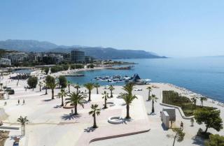 Diora Luxe Top-Floor Seafront Apartment with Jacuzzi & Panoramic Sea View - 8