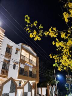 The Happy Nest- A Boutique Stay only 7 mins from Nemcare Hospital - 8
