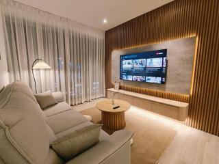 Mozi Suite 8Pax High Rise City View - 0