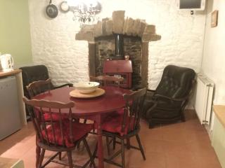 Romantic 400yr old Cottage - 4