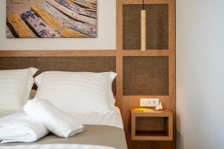 Elysian Beachfront Luxury Suite with Jacuzzi - Sea & City View - ADULTS ONLY - 4