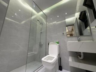 101 JRE apartment with stunning boulevard veiw - 2