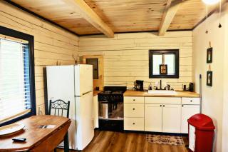 Eagles Nest at Avenwood Cabins - 6