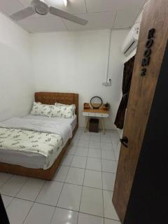 Firaz Homestay Teluk Kemang - 5