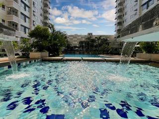 Cozy 2BR Sudirman Apt Pool, Wi-Fi, & Netflix - 1