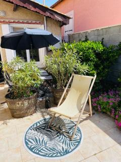Maisonnette climatisée refaite à neuf avec parking à 300m de la plage - 8