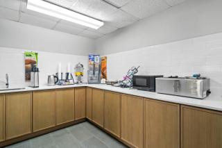 Microtel Inn & Suites by Wyndham Joplin - 8