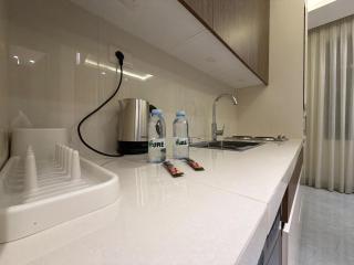 104 JRE apartment with stunning boulevard veiw - 9