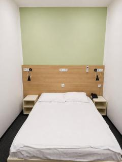 Orange Hotel - 9