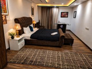 Goldcrest Signature Suites with Balcony - 0