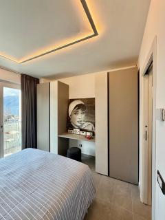 Lakeview - 3