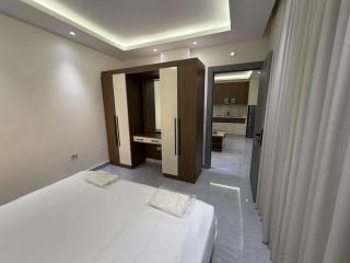 105 JRE apartment with stunning boulevar - 3