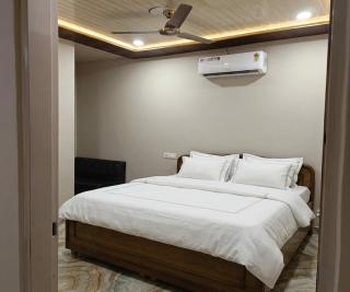 Hotel CLR Suites Near Town Square Mall, Zirakpur - 8