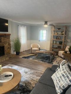 Blue Haven Dacula- Cozy Large Home in Quiet Dacula - 5