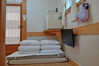 Jeonju Jeongdam Hanok Stay - 7
