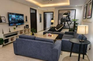 Goldcrest Signature Suites with Balcony - 7