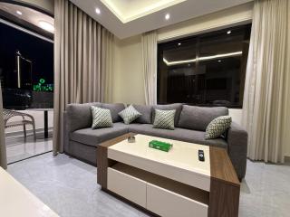 201 JRE apartment with stunning boulevard veiw - 8