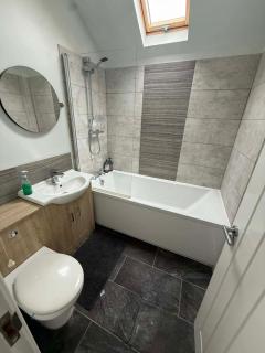 Central Cardiff Apartment - 5