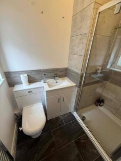 Central Cardiff Apartment - 4