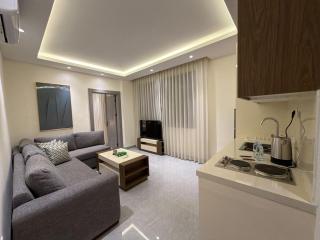 202 JRE apartment with stunning boulevard veiw - 0