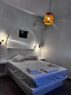 Kapetan Sorokos Studios 2 - 4