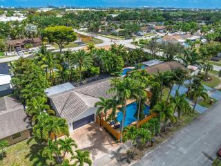 Luxury Pool Villa in Fort Lauderdale Sleeps 7 - 3