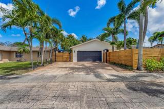Luxury Pool Villa in Fort Lauderdale Sleeps 7 - 2