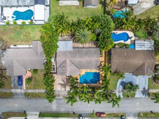 Luxury Pool Villa in Fort Lauderdale Sleeps 7 - 6