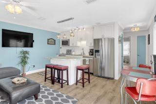 Bristol Breeze - Pet Friendly 2-minute walk to beach Ground-Floo - 6