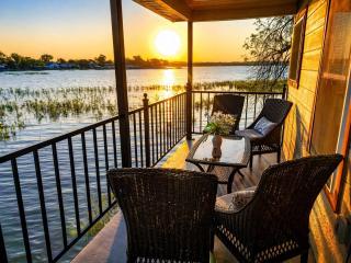 Lakefront, Pool, TreeHouse, 10BR, GameRoom, Hottub - 8