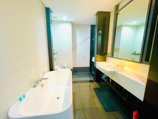 KLCC Service Suites at Mews - 5
