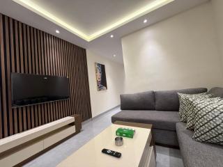 203 JRE apartment with stunning boulevard veiw - 9