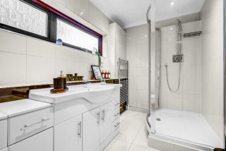 Orpington,5 Bed,Close to Central London,Station - 1
